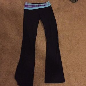Black Ivivva yoga pants